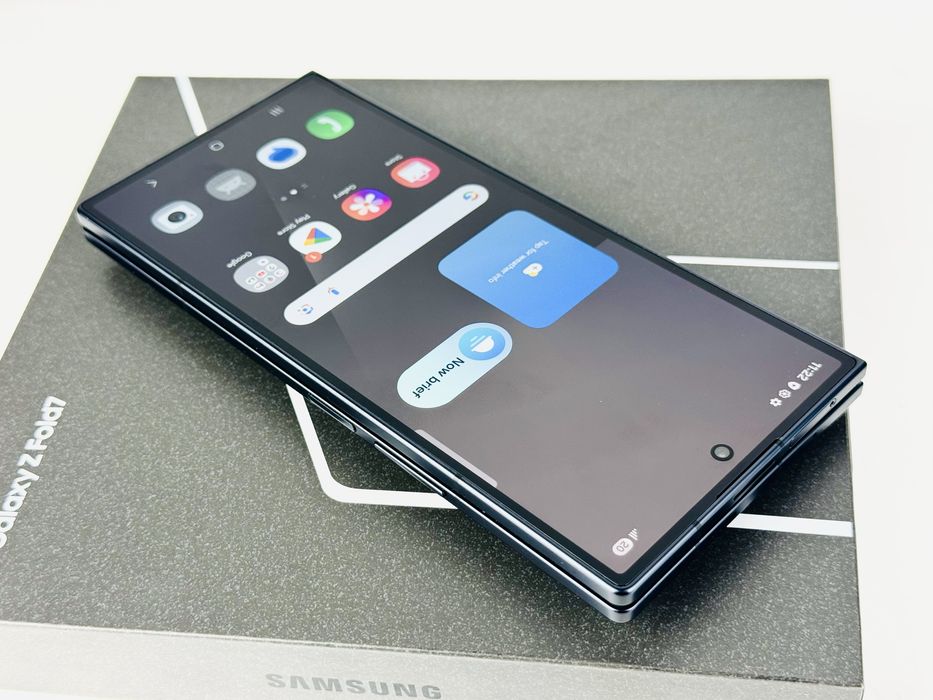 НОВ! Samsung Galaxy Z Fold 7 5G 256GB 12RAM Jetblack 2г. Гаранция