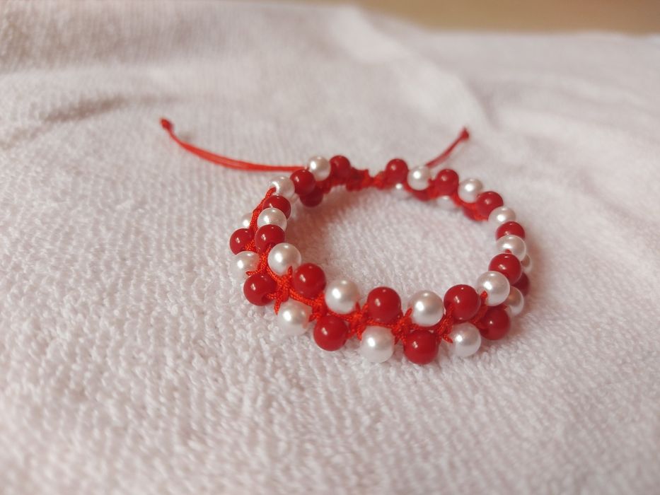 Brățară handmade din șnur cu mărgele colorate, ajustabilă
20
https://v