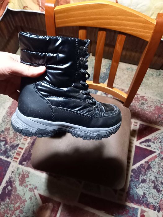 Зимни  боти само са пробвани