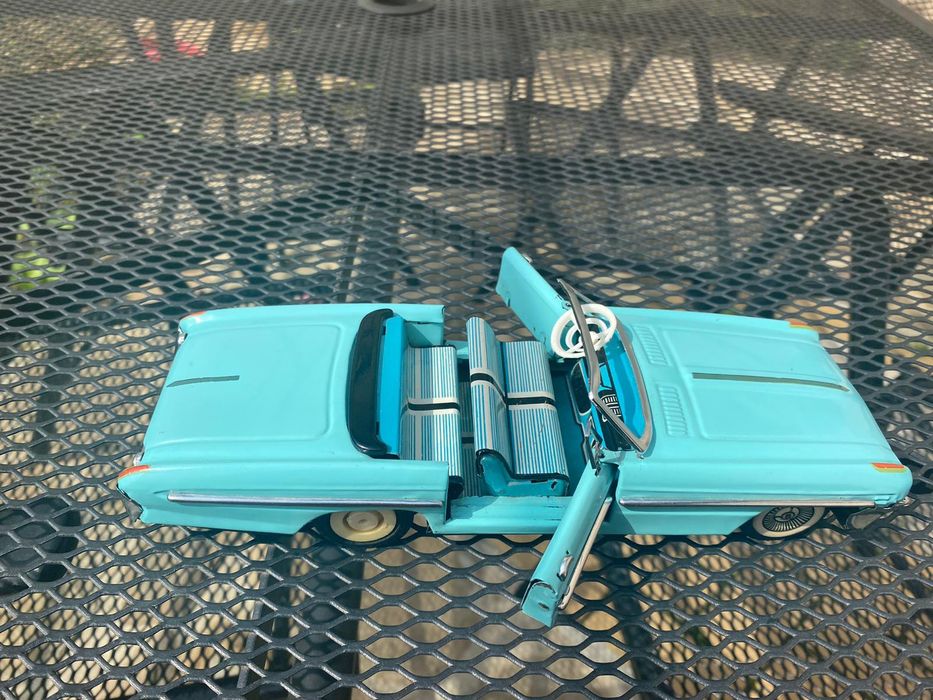 Masinuta/macheta veche de 60 ani