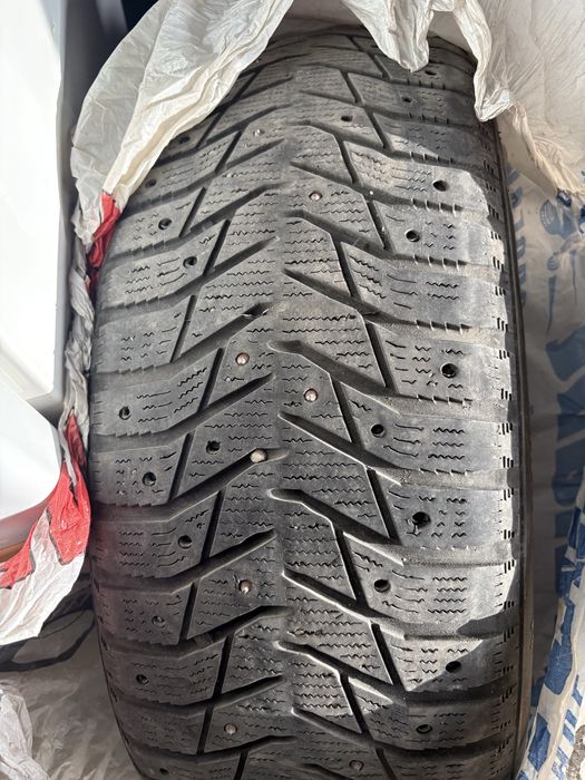 Продам зимние шины R18
