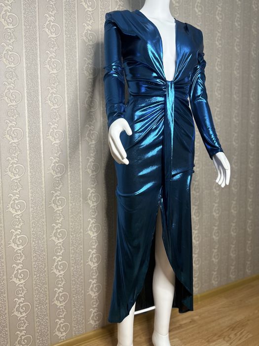 Продается трендовое красивое платье ,в размере S