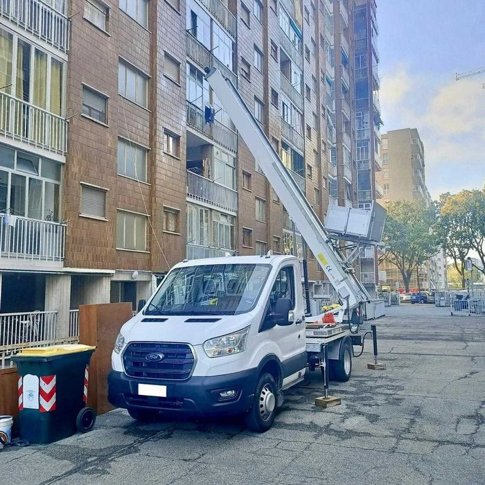 Lift exterior nou închiriere – scapă de scări și efort!