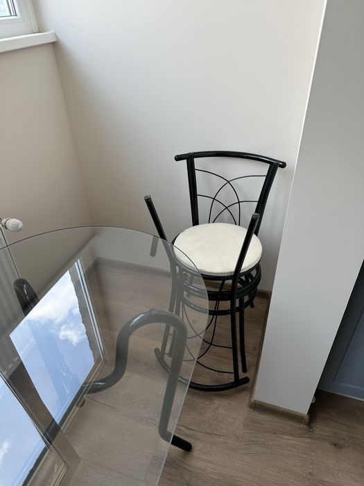 Трапезна стъклена маса с 4 стола