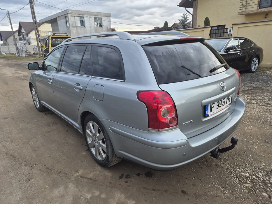 Toyota Avensis T25 2.0 126 cp 2008 Pret fix