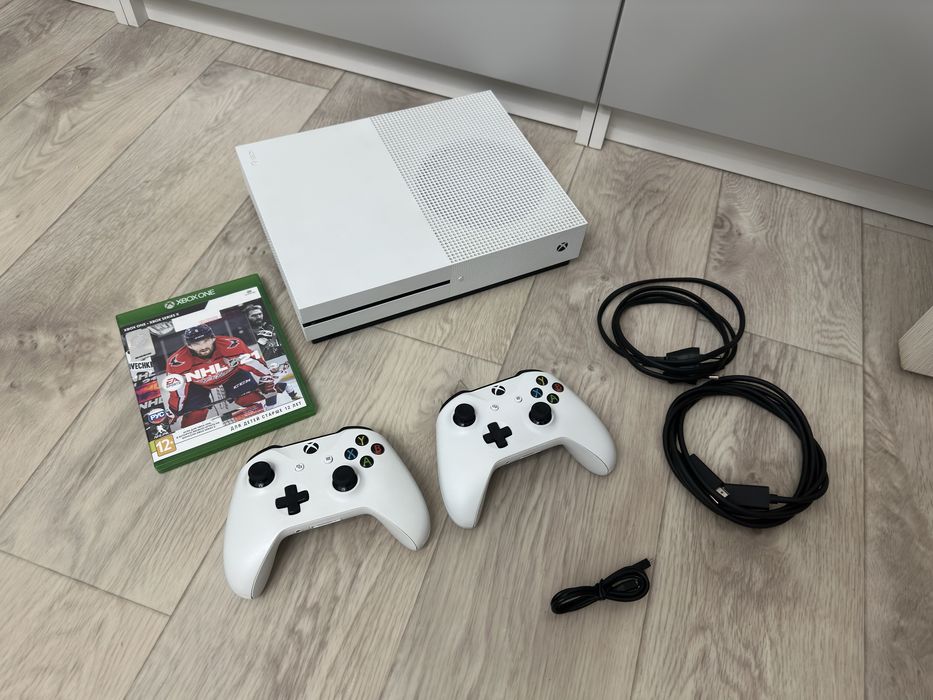 Продам XBOX ONE S 1000Gb 2 геймпада | иксбокс ван с