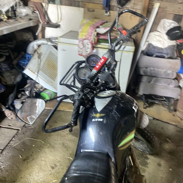 Продам мотоцикл 200 кубов