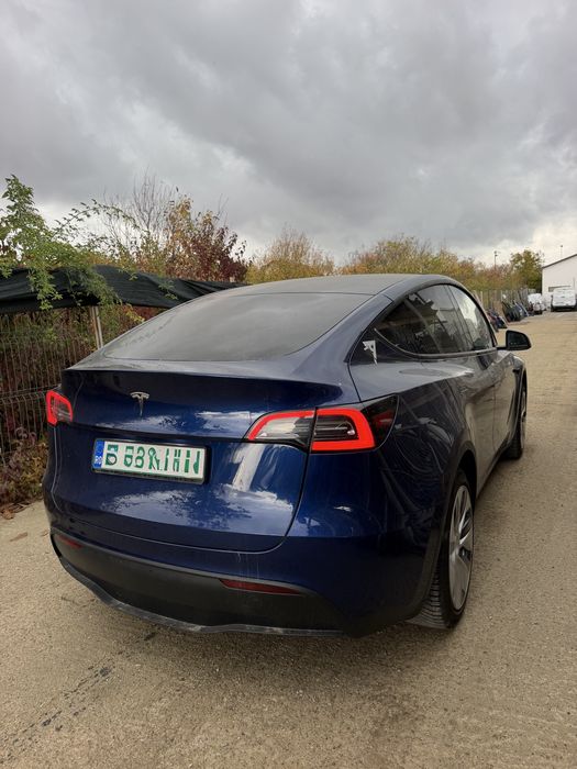 TESLA Model Y 2023 — imagine 3