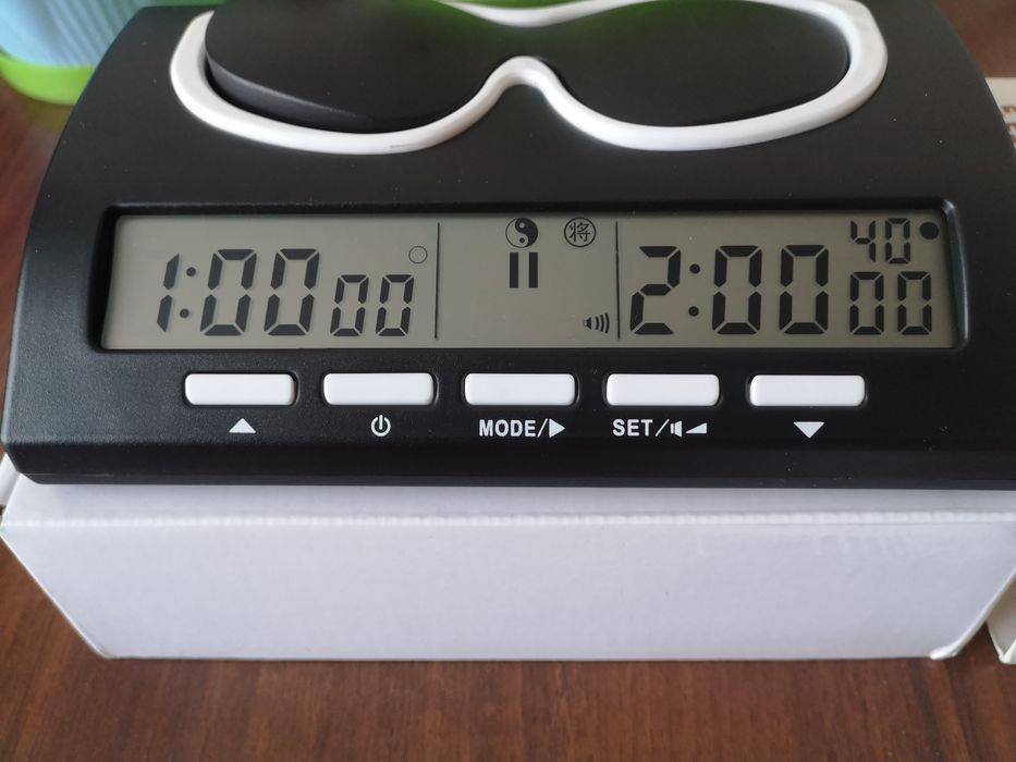 Срочно часы продам.