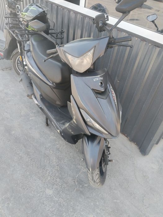 Skuter sotiladi holati yaxshi