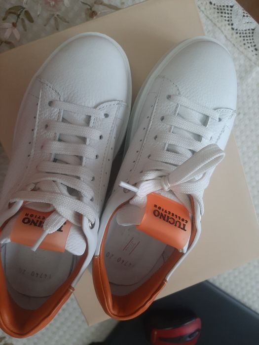 Кроссовки  кожанные