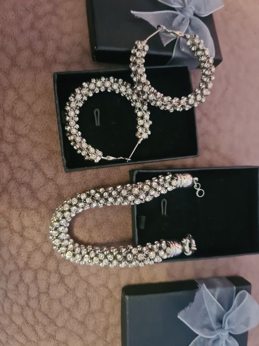 Комплект обеци и гривна, нови