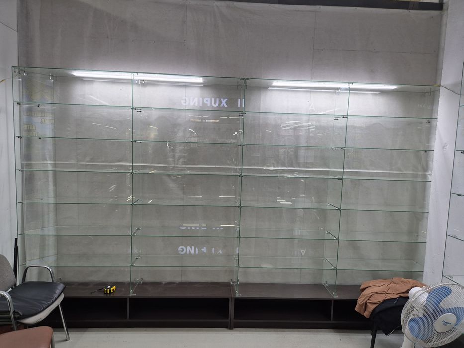 Продаю Витрина стекло