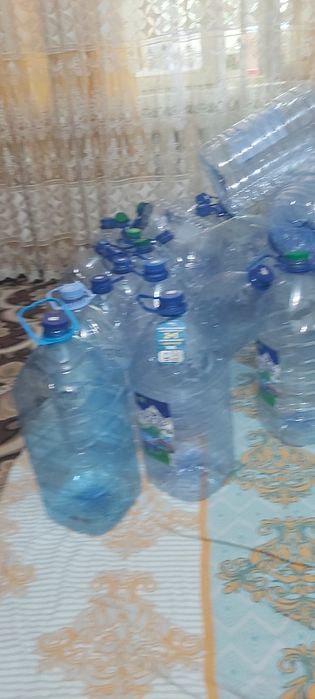 Продаются 10 л баклашки, после воды