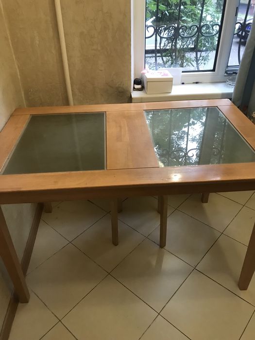 Продам стол кухонный !