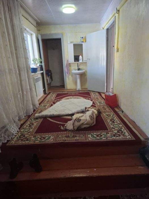 Продам дом в центре посёлка.