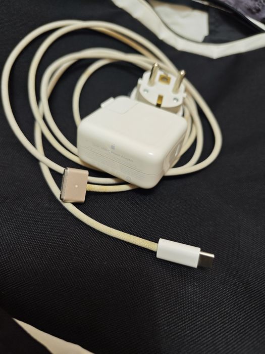 MacBook air оригинал 100% полный комплект зарядка