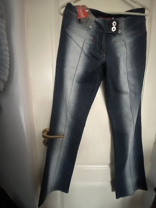 Pantaloni damă diverse modele