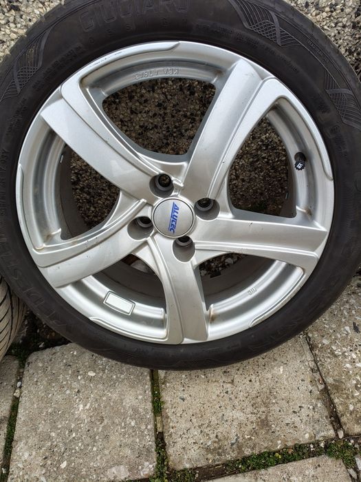Алуминиеви джанти 4x100  17' с много добри летни гуми 205/50/17