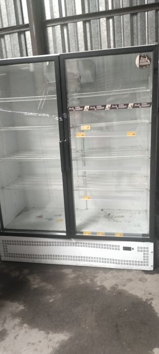 Холодильный шкаф