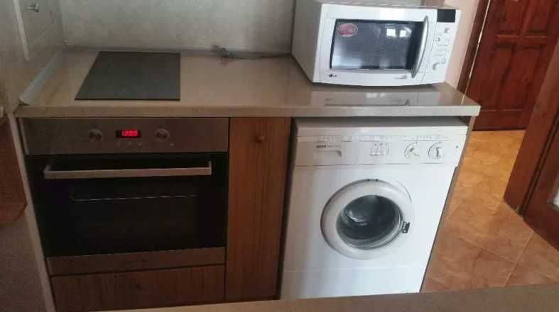 Дава се под наем Двустаен апартамент в Бургас, Лазур - 50 кв.м за 350 € - Снимка #2