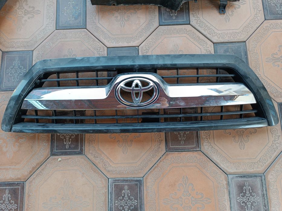 Решётка радиатора, накладки на Тойота 4 Раннер 2006-08г.в..