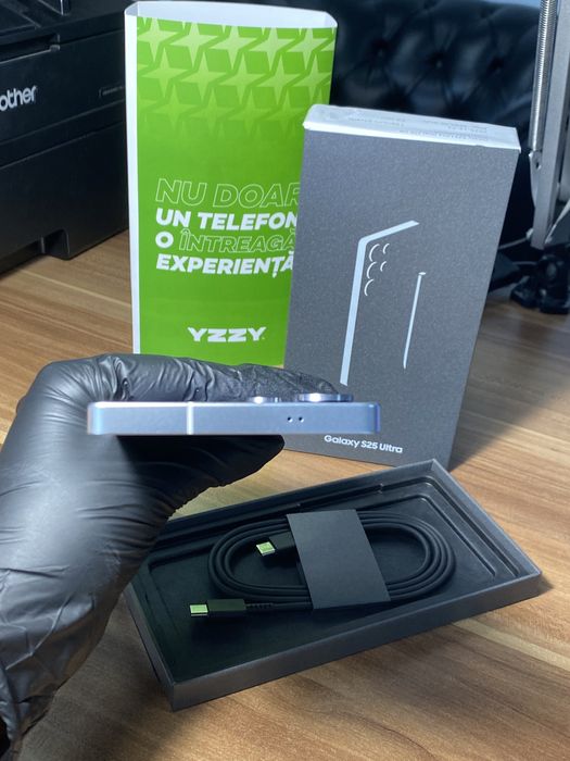 Samsung Galaxy s25 ultra • 256 GB • Titanium Silverblue