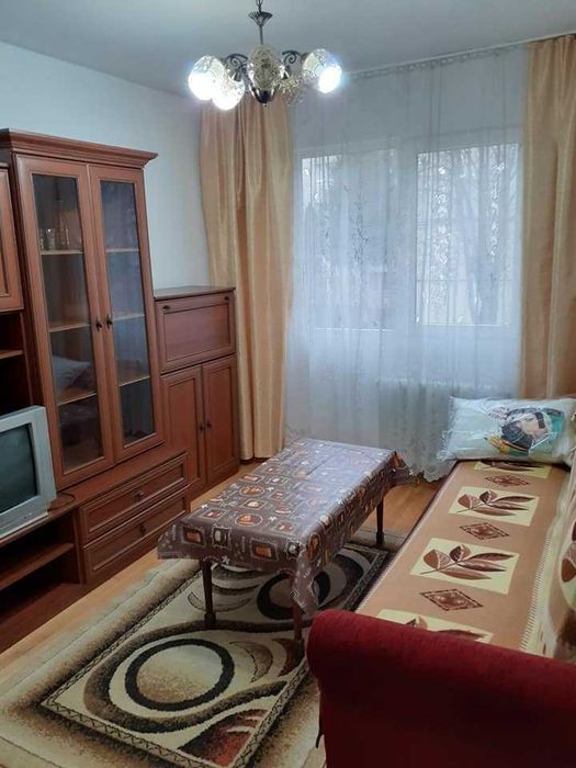 Apartament cu 3 camere decomandate