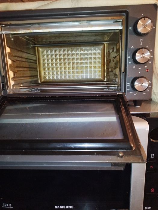 Микровълнова фурна грил