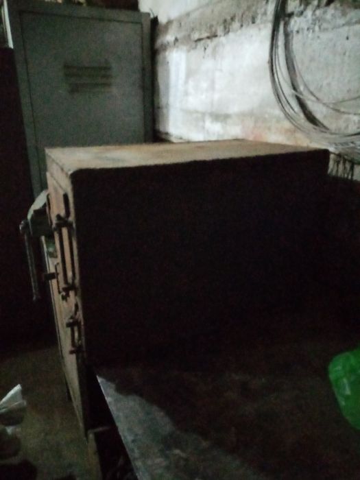 Продам металлическую печь.