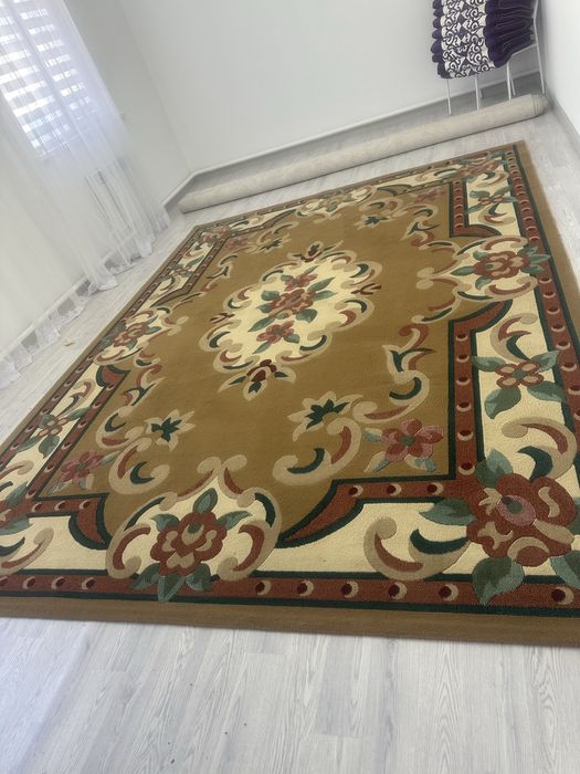 Продается Ковер 3/4 размер, в очень хорошем состоянии.