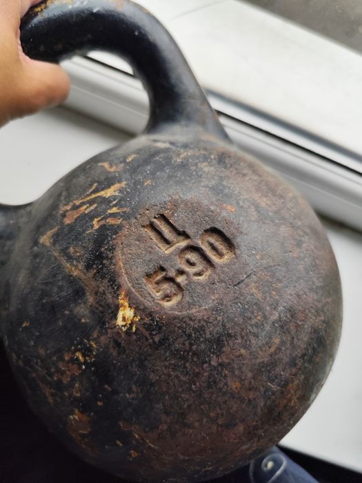 Продам советскую гирю на 16 кг