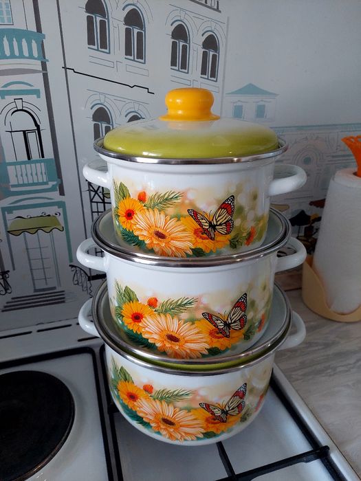 Продам набор кастрюль