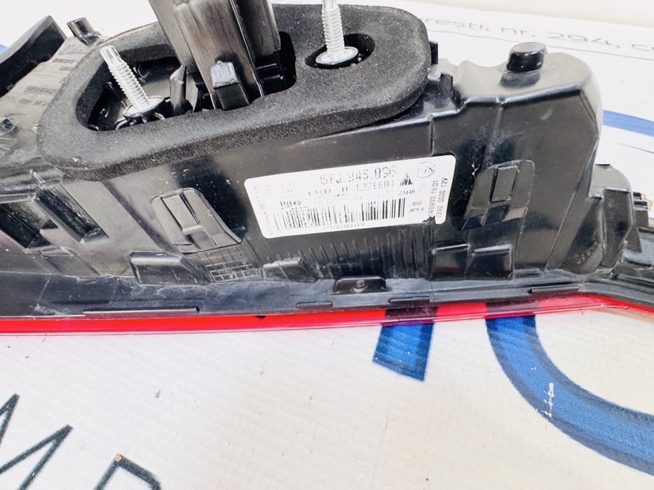 Lampa dreapta pe portbagaj Seat TARRACO cod 5FJ945096