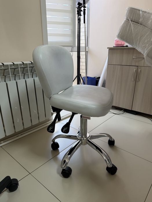 Продам кушетку и стул