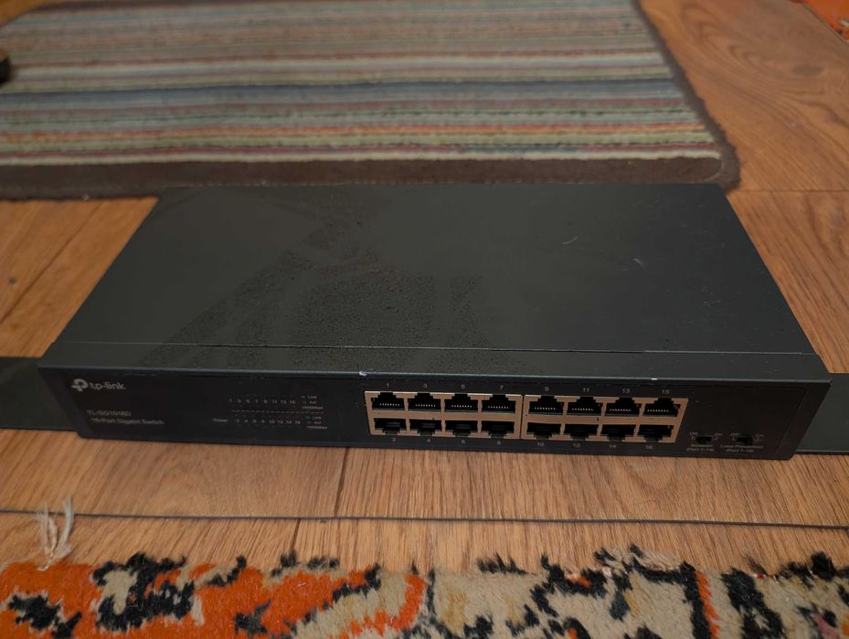 Коммутатор TP-Link TL-SG1016D
