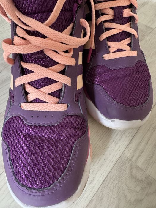 Кросовки для девочки.  Размер 36, состояние б/у.