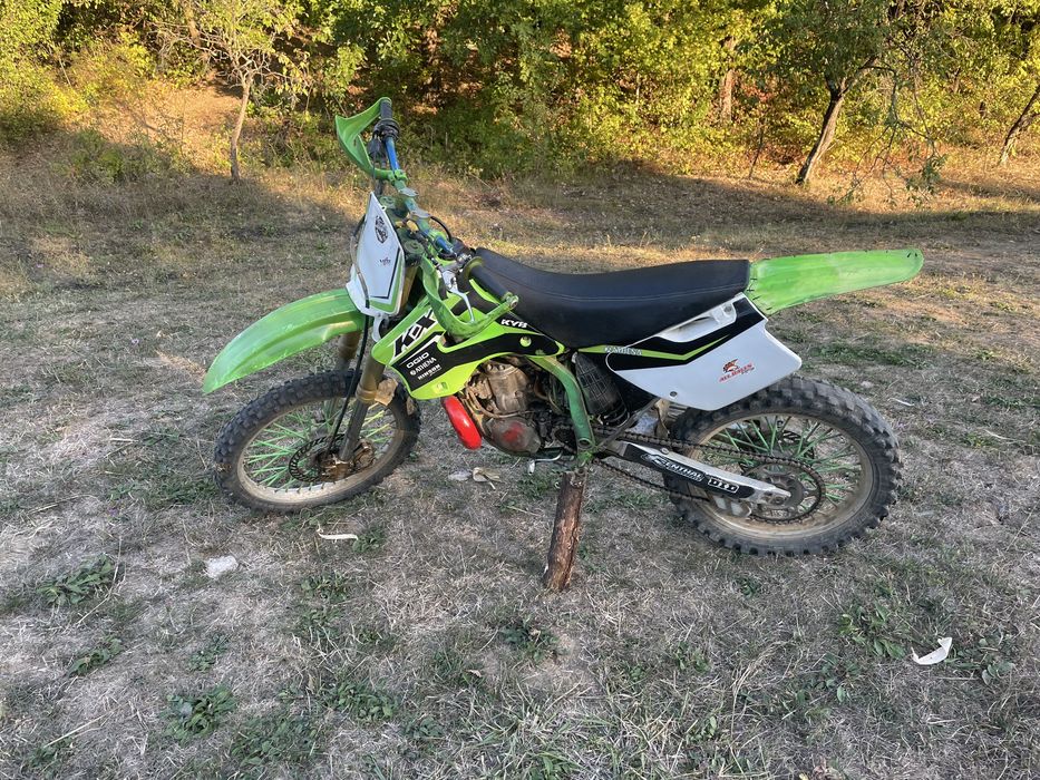 Vând Cross Kavasaki 250 2t