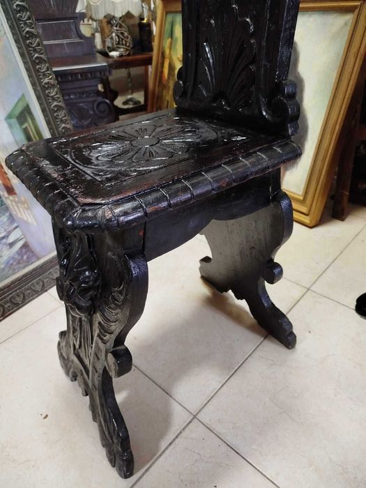 Античен италиански стол