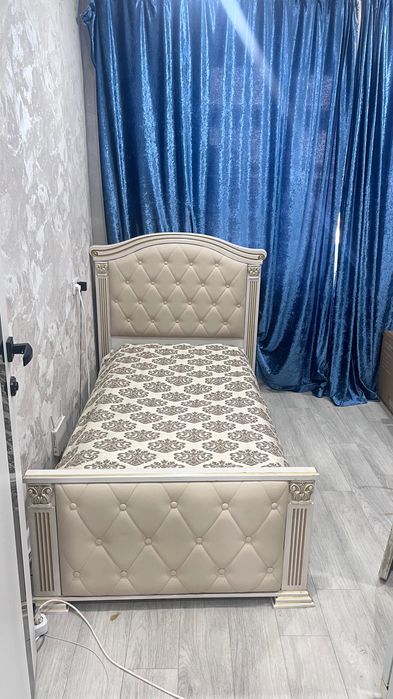 Кровать со шкафом и столом