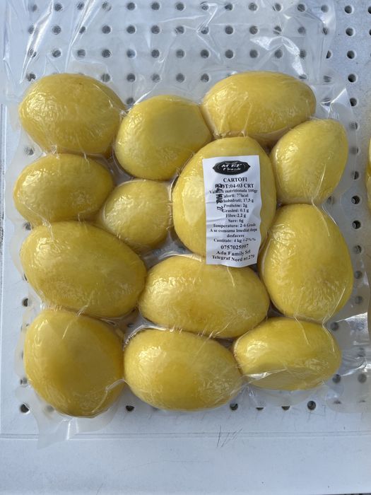 Cartofi proaspeti,curatati,vidati