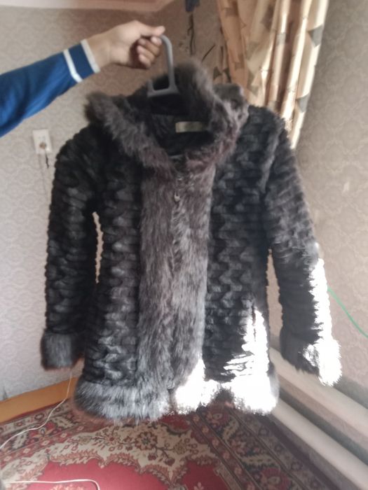 Продам Шубы 10000