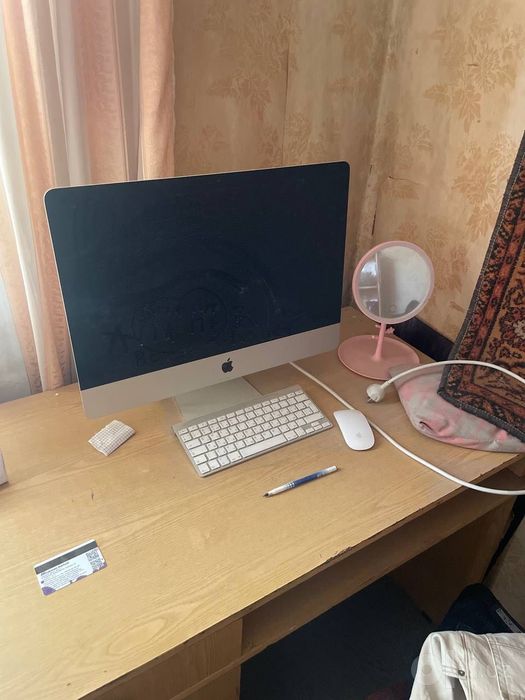 Apple iMac 21.5 / i5 / 8 GB / 500 GB