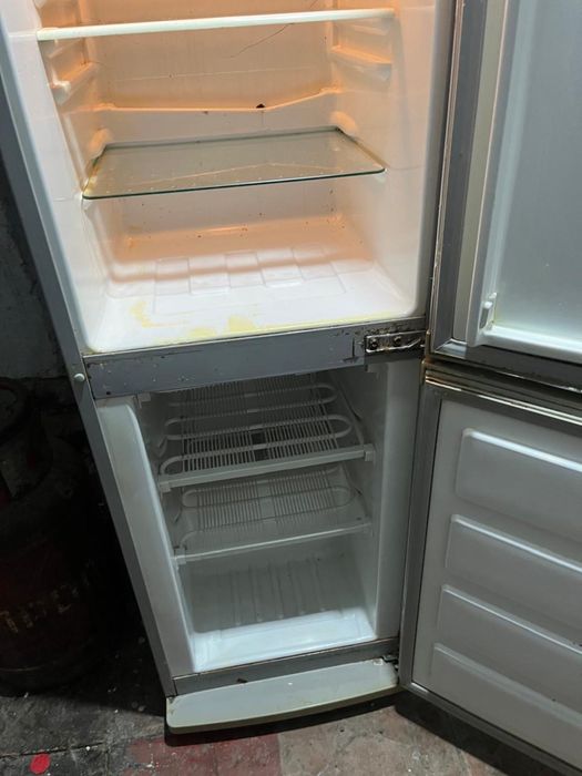 Продам холодильник