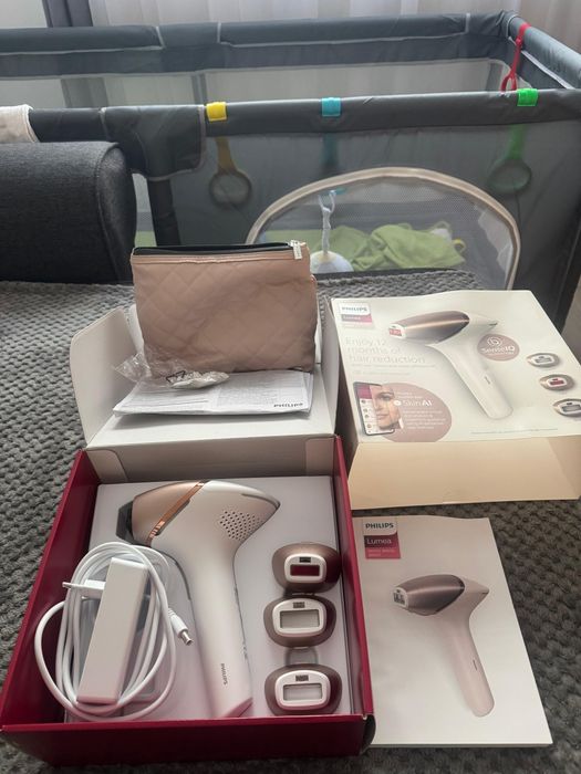 Epilator IPL Philips Lumea Seria 9900 BRI973/00 ,cu tehnlogie SenseIQ.