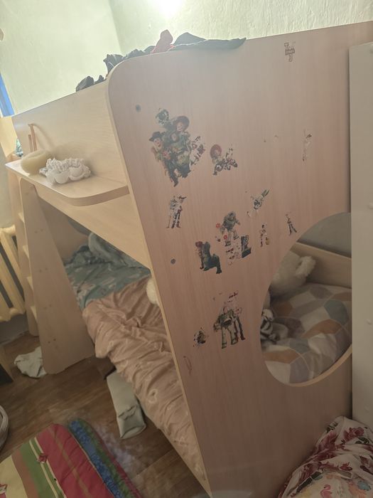 Продам двухярустную кровать.