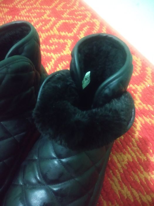 Xitoy etigi  sotiladi. sifatiga gab yuq 38 razmeri