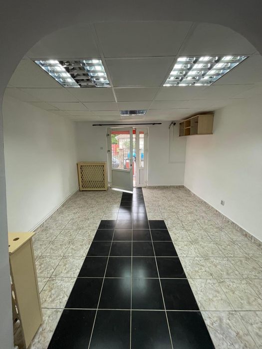 Spatiu comercial 45 m2 plus curte brasov