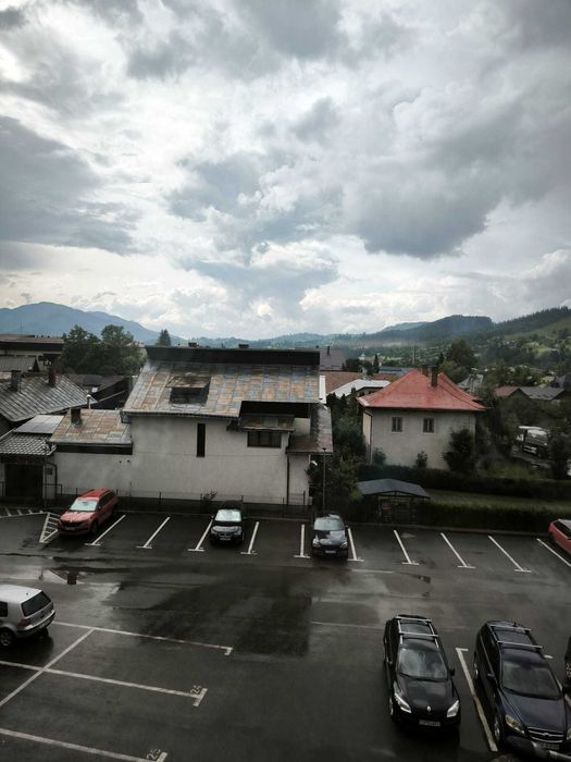Apartament 3 camere, 74 mp utili + boxă 20 mp, central – Câmpulung Moldovenesc