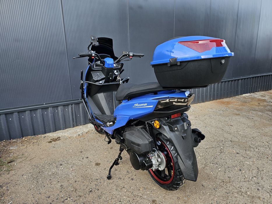 Скутер Maxsi 150кубов